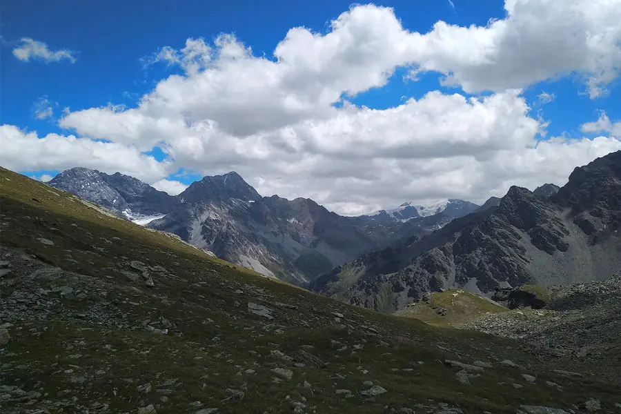 viaggio trekking di gruppo tra le vette e i ghiacciai del parco nazionale dello stelvio